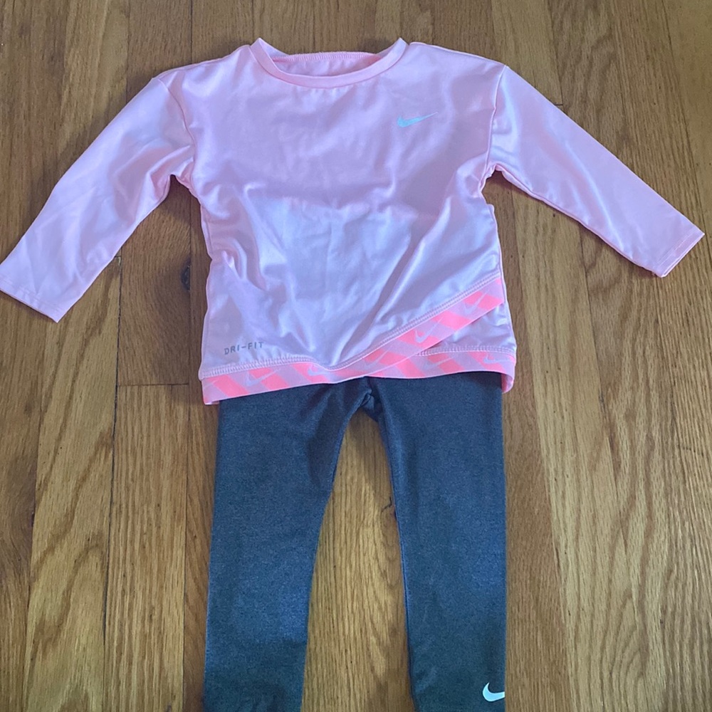 Toddler Girl 18 month Nike 2 piece outfit